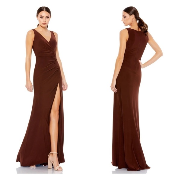 IEENA FOR MAC DUGGAL Ruched Stretch Jersey V-Neck Gown In Chocolate - Picture 1 of 5